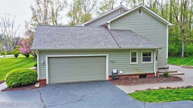 5370 Greenview Drive, Independence Charter Township, MI 48348