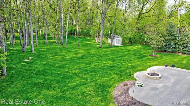 5370 Greenview Drive, Independence Charter Township, MI 48348