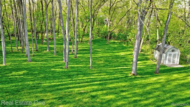 5370 Greenview Drive, Independence Charter Township, MI 48348