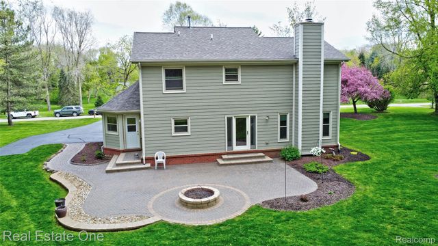 5370 Greenview Drive, Independence Charter Township, MI 48348