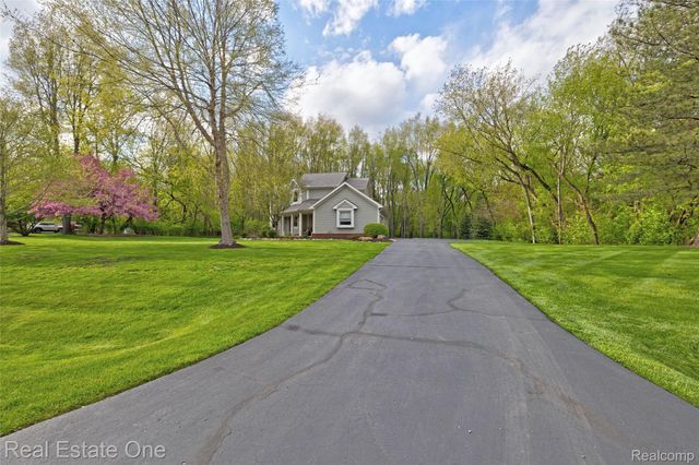 5370 Greenview Drive, Independence Charter Township, MI 48348