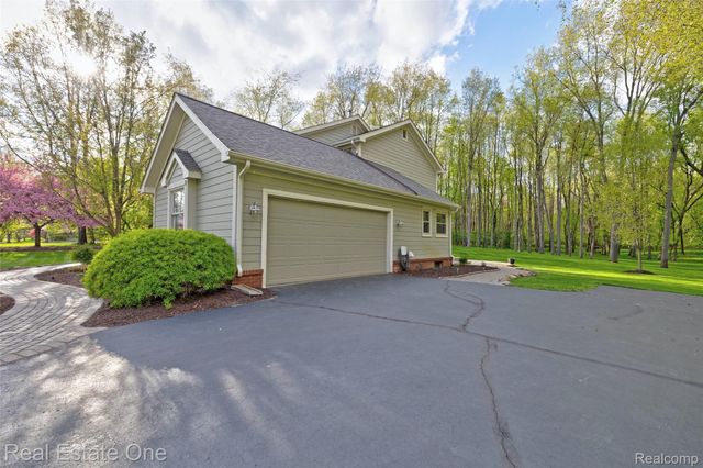5370 Greenview Drive, Independence Charter Township, MI 48348