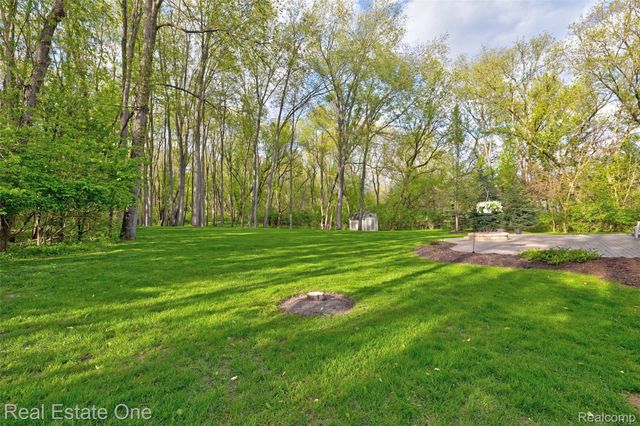 5370 Greenview Drive, Independence Charter Township, MI 48348