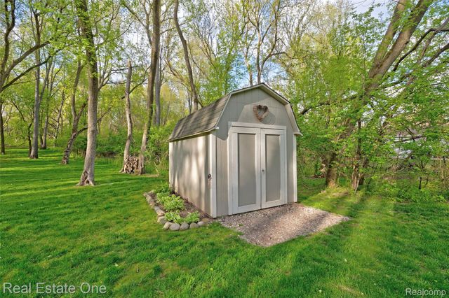 5370 Greenview Drive, Independence Charter Township, MI 48348