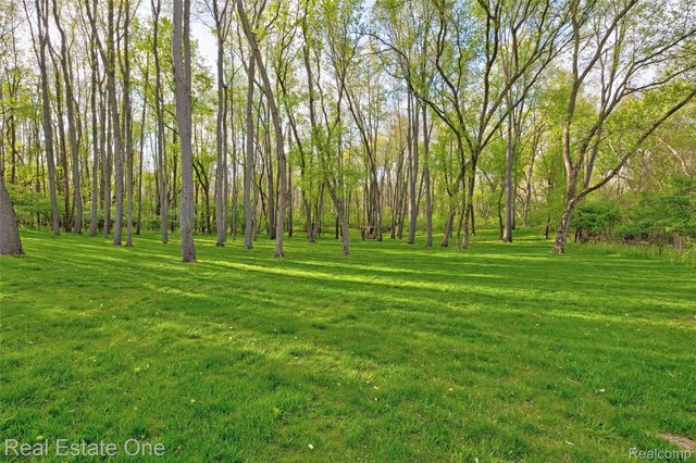5370 Greenview Drive, Independence Charter Township, MI 48348