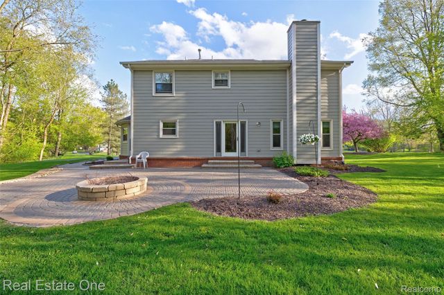 5370 Greenview Drive, Independence Charter Township, MI 48348