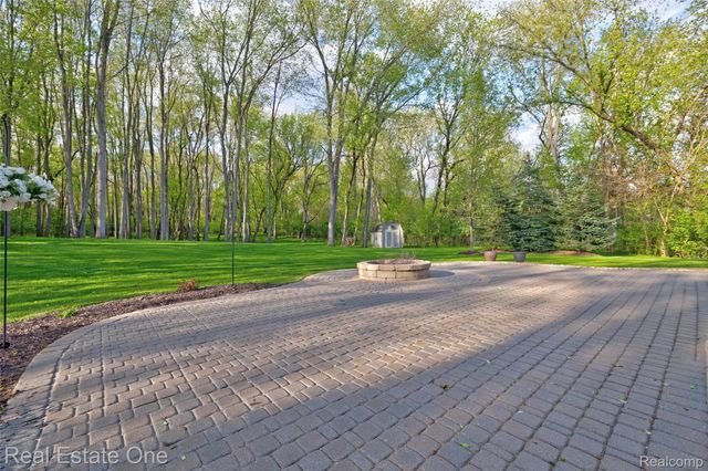 5370 Greenview Drive, Independence Charter Township, MI 48348