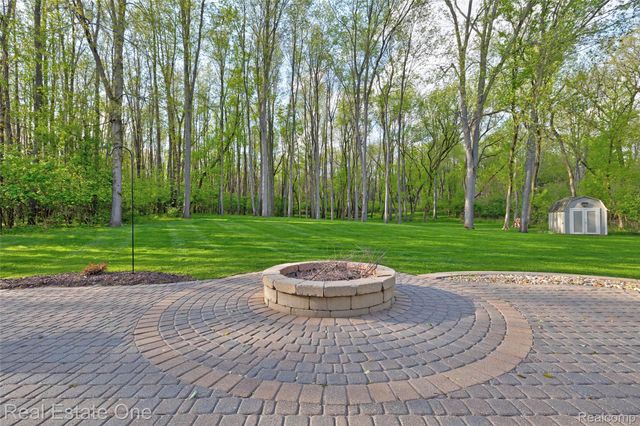 5370 Greenview Drive, Independence Charter Township, MI 48348