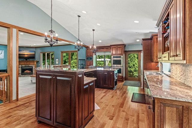400 Creek Side Drive SE, Saint Michael, MN 55376