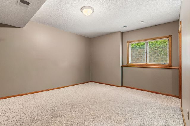 400 Creek Side Drive SE, Saint Michael, MN 55376