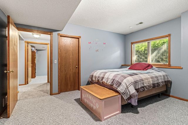 400 Creek Side Drive SE, Saint Michael, MN 55376