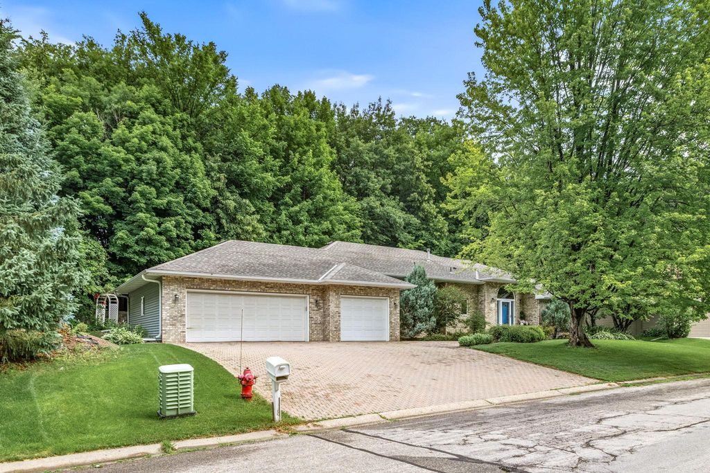 400 Creek Side Drive SE, Saint Michael, MN 55376