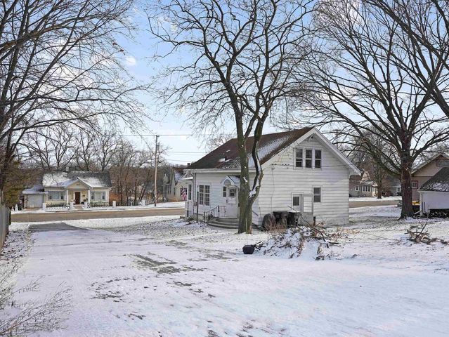 234 S JEFFERSON STREET, Waterford, WI 53185