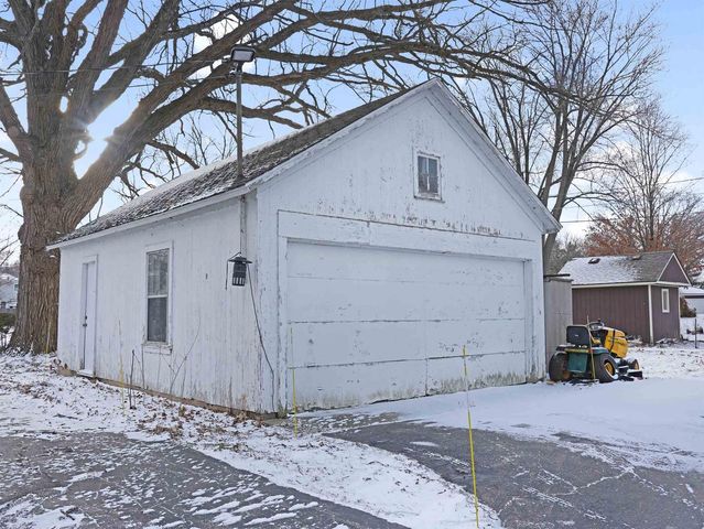 234 S JEFFERSON STREET, Waterford, WI 53185