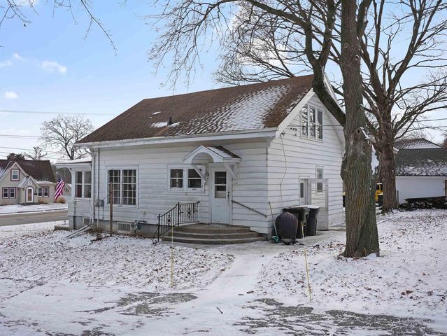 234 S JEFFERSON STREET, Waterford, WI 53185