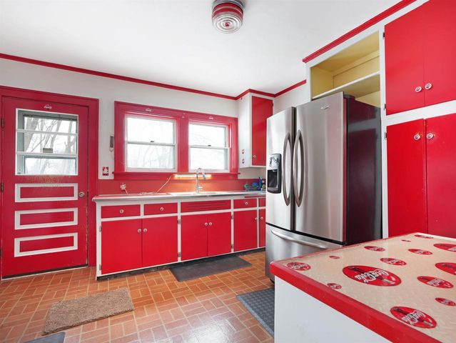 234 S JEFFERSON STREET, Waterford, WI 53185