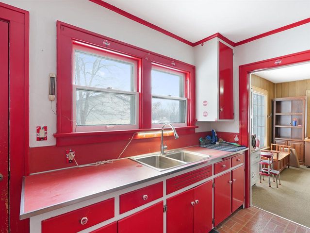 234 S JEFFERSON STREET, Waterford, WI 53185