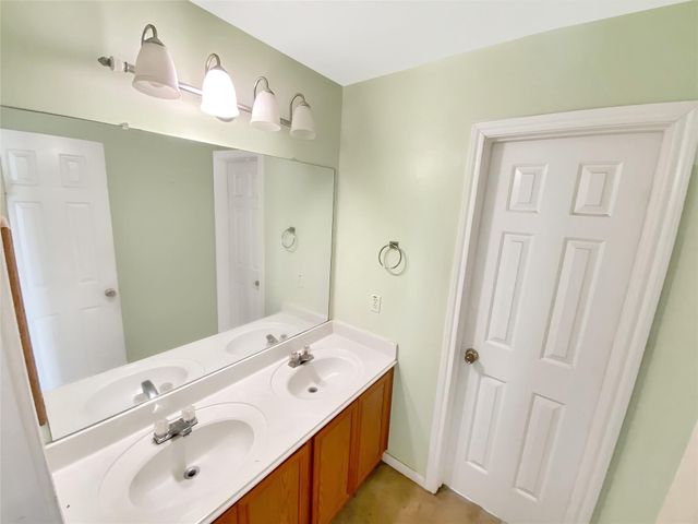 1815 Teal Run Place Drive, Fresno, TX 77545