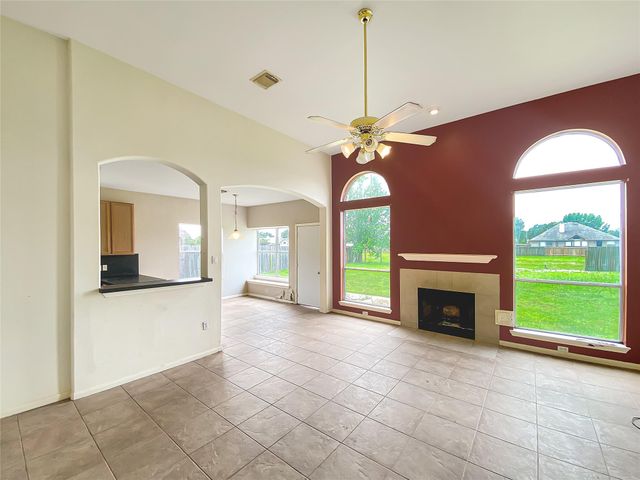 1815 Teal Run Place Drive, Fresno, TX 77545