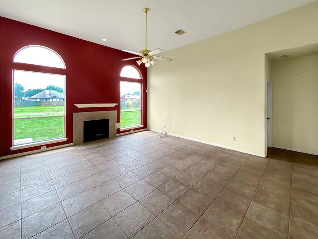 1815 Teal Run Place Drive, Fresno, TX 77545