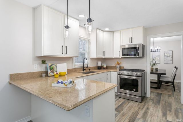 51254 Hickory Road, Granger, IN 46530