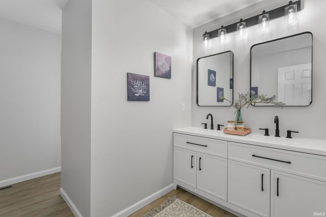 51254 Hickory Road, Granger, IN 46530