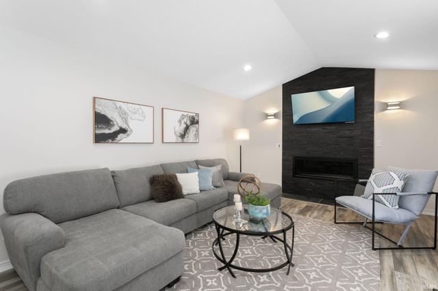 51254 Hickory Road, Granger, IN 46530