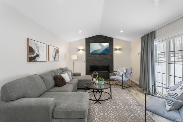 51254 Hickory Road, Granger, IN 46530