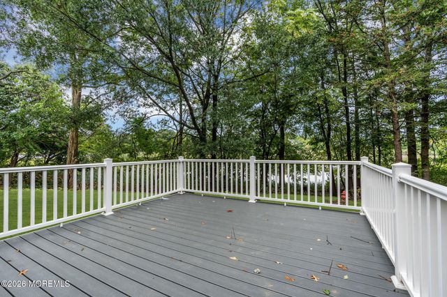 9 Gull Way, Keyport, NJ 07735