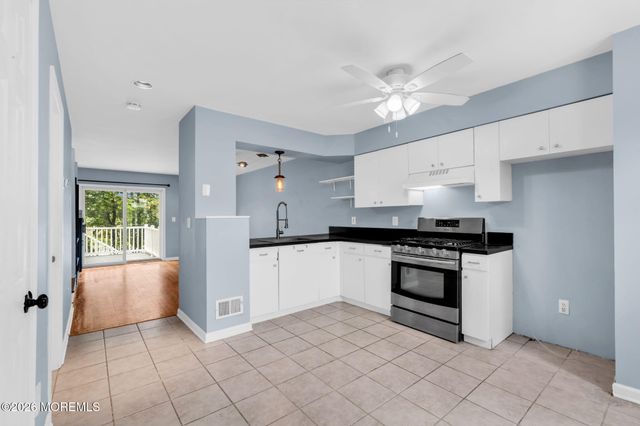 9 Gull Way, Keyport, NJ 07735