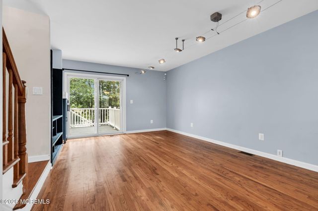 9 Gull Way, Keyport, NJ 07735