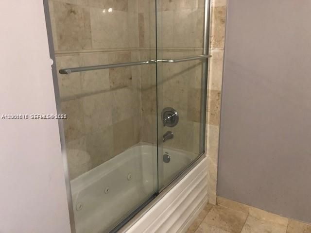 1 Glen Royal Pkwy 807, Miami, FL 33125