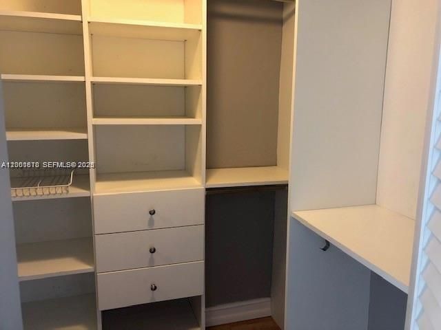 1 Glen Royal Pkwy 807, Miami, FL 33125