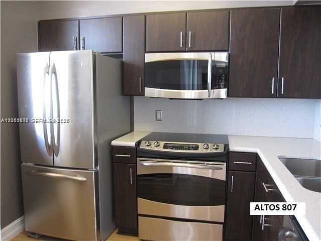 1 Glen Royal Pkwy 807, Miami, FL 33125