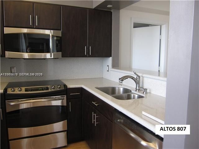 1 Glen Royal Pkwy 807, Miami, FL 33125