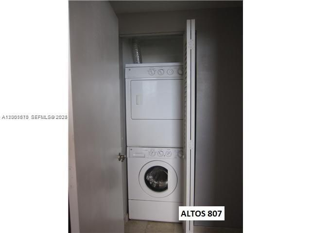 1 Glen Royal Pkwy 807, Miami, FL 33125