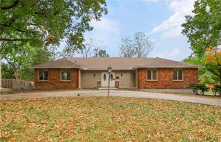 8641 Broadmoor Street, Overland Park, KS 66212