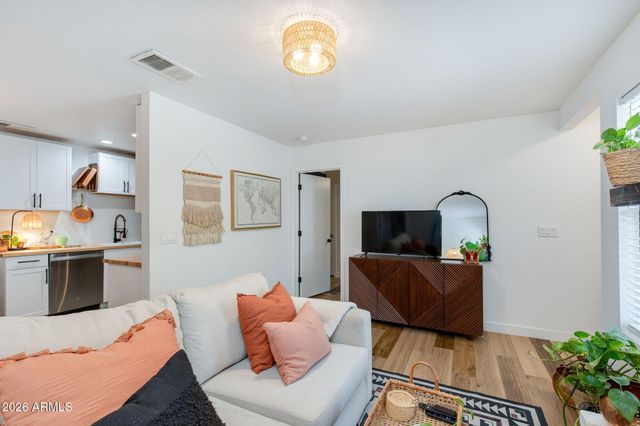 3511 E BASELINE Road 1103, Phoenix, AZ 85042