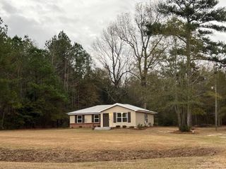 1872 Glen Lawrence Road, Cowarts, AL 36321