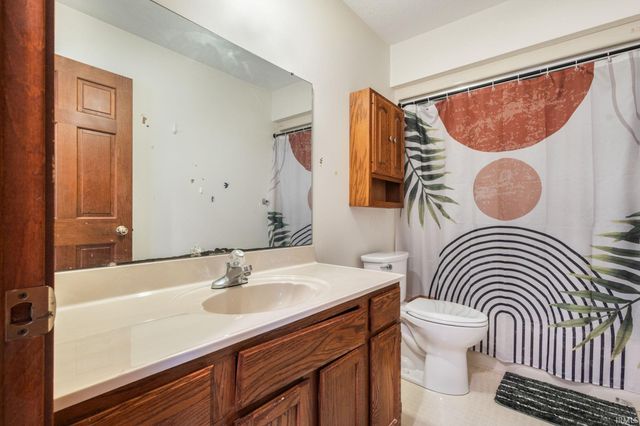 13741 Creston Hills Drive, Mishawaka, IN 46544