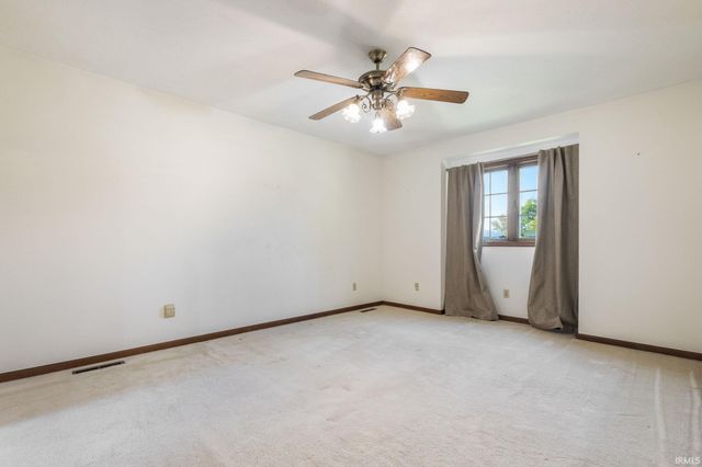 13741 Creston Hills Drive, Mishawaka, IN 46544
