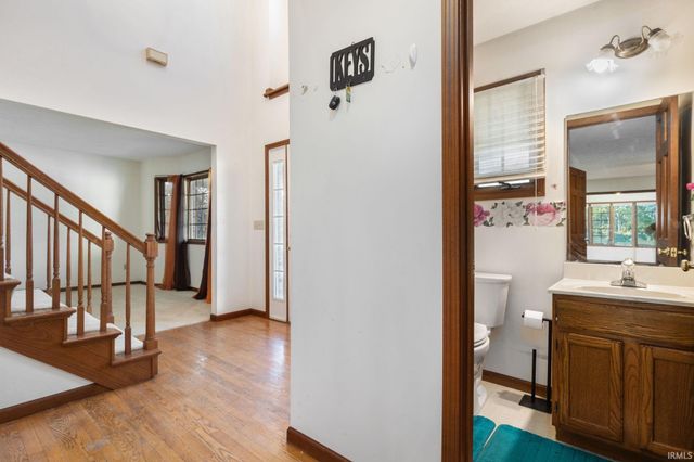 13741 Creston Hills Drive, Mishawaka, IN 46544