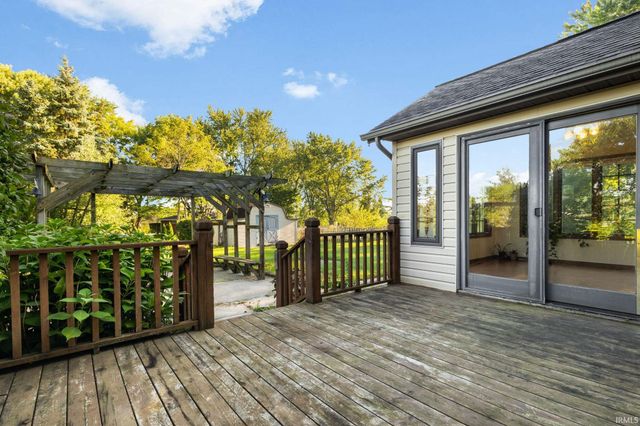 13741 Creston Hills Drive, Mishawaka, IN 46544
