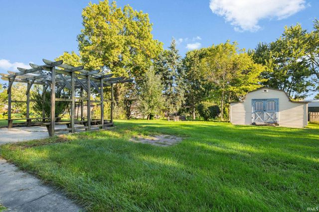13741 Creston Hills Drive, Mishawaka, IN 46544