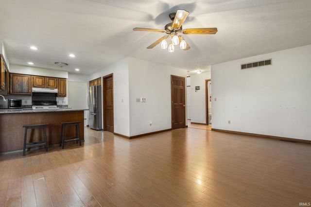 13741 Creston Hills Drive, Mishawaka, IN 46544