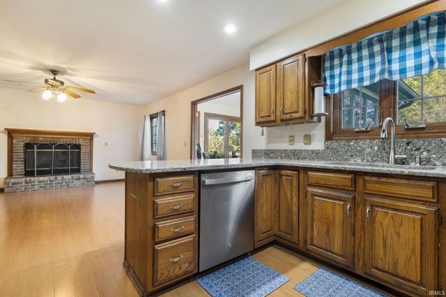 13741 Creston Hills Drive, Mishawaka, IN 46544
