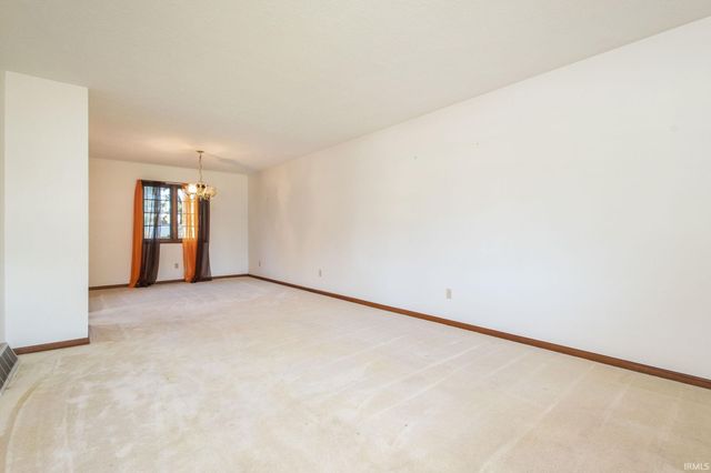 13741 Creston Hills Drive, Mishawaka, IN 46544
