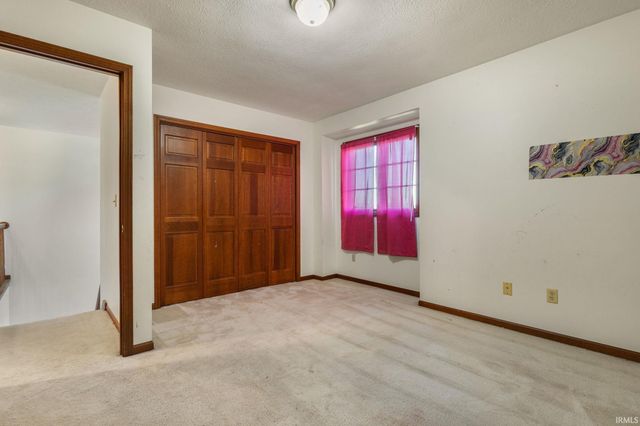 13741 Creston Hills Drive, Mishawaka, IN 46544