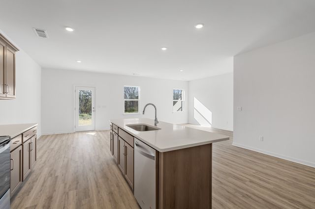 229 Idle Drive, Shelbyville, TN 37160