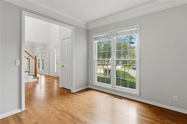 16522 W 81st Street, Lenexa, KS 66219